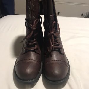 Combat boots